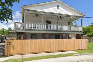 Airline House TX 77009