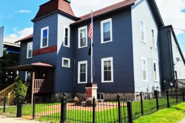 Guildhaus Halfway House IL 60406