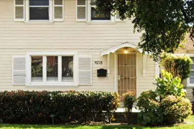 Little House CA 90706