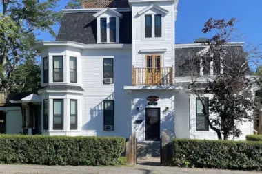 Riverbank House NH 3246