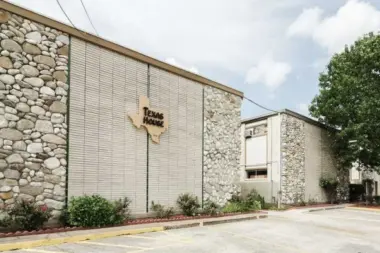 Texas House TX 77018