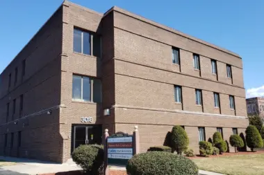 Rheumatology and Rehabilitation Center CT 6518