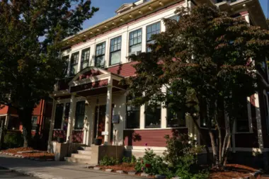 Granada House MA 2134