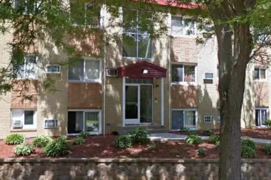 People - Maghakian Place MN 55106