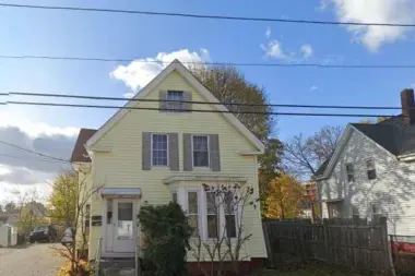 Giannas House MA 2302