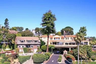 The facilities at Alta Mira Recovery Programs in Sausalito, CA 5