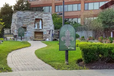 The facilities at AMITA Health Alexian Brothers Medical Center in Elk Grove Village, IL 4