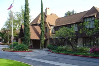 The facilities at Aurora Las Encinas Hospital in Pasadena, CA 2