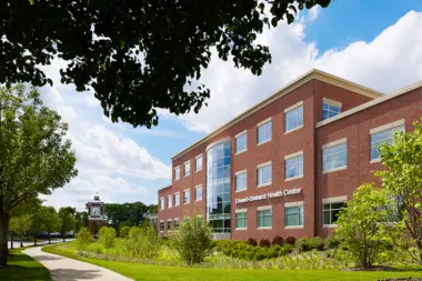 The facilities at Edward Elmhurst Health Center and Immediate Care in Hinsdale, IL 1