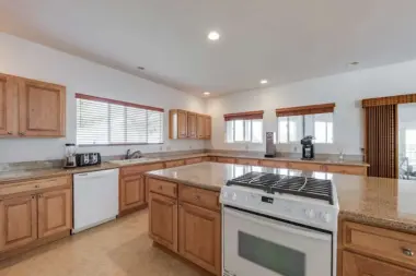 The facilities at Honu House Hawaii in Kailua Kona, HI 2