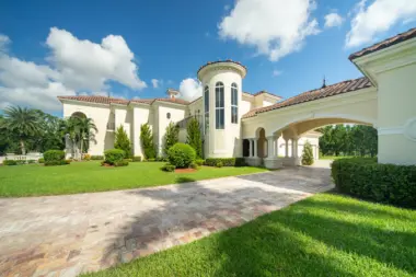The facilities at United Recovery Project in Hollywood, FL 5