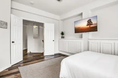 shot of foot of bed inside ava reecovery bedroom