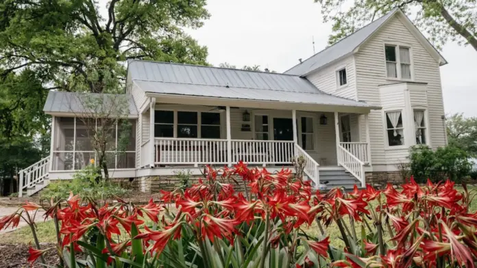 Front exterior of The Prairie Recovery in Round top, TX