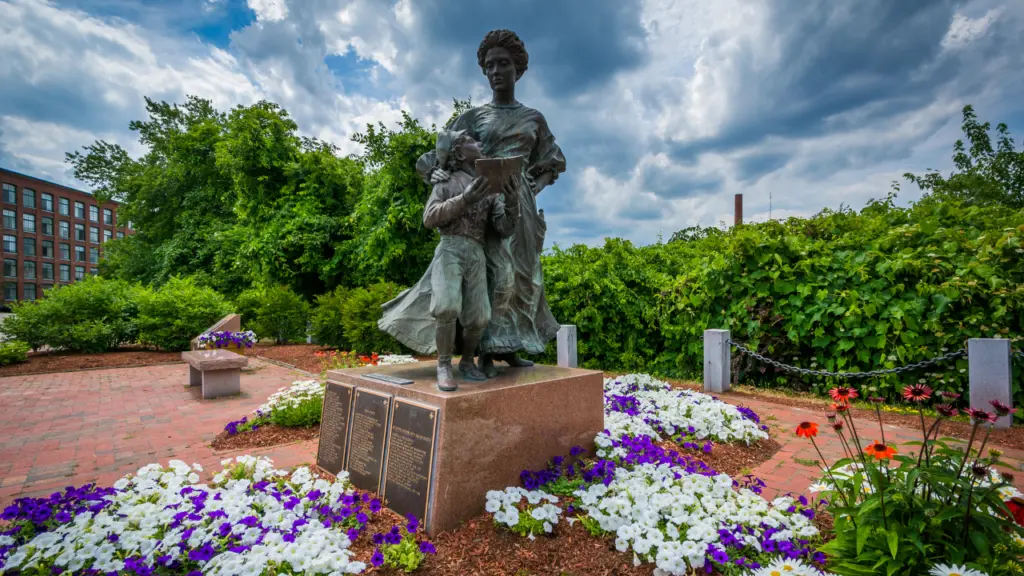 View of gardens and a monument in Nashua, New Hampshire