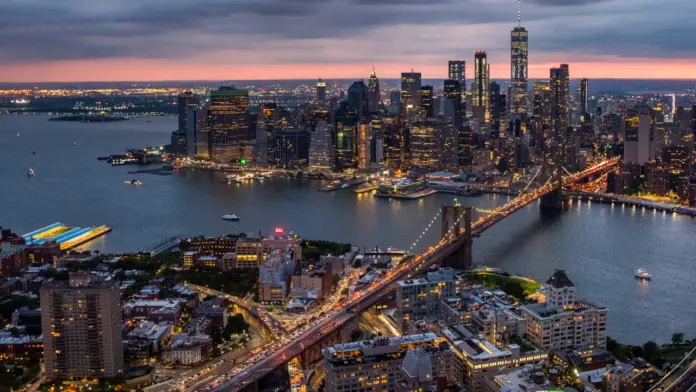 A view of the New York City skyline