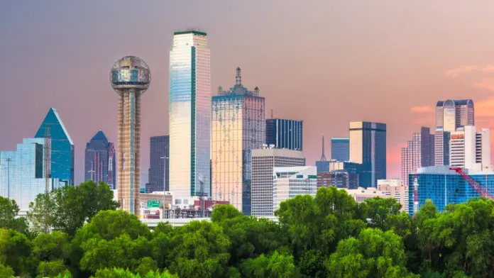 A view of the Dallas, Texas skyline, including Reunion Tower